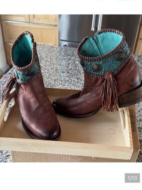 Corral Leather Ankle Boots w/Concho, Fringe, Turquoise Embellishments. sz 9.5